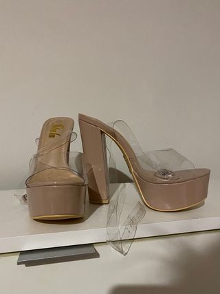 Sandalias de tacón de SHEIN. de segunda mano por 15 EUR en María en WALLAPOP