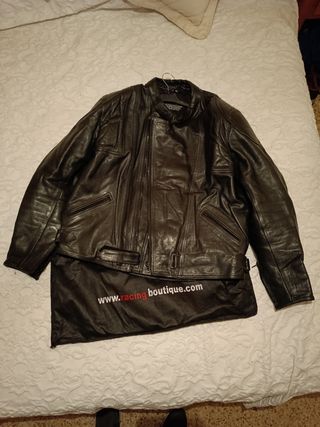 Chaqueta cuero moto de segunda mano por 125 EUR en Cuenca en WALLAPOP