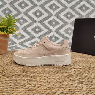 Nike Air Force 1 Sage Low Particle Beige (EU 38) de segunda mano por 130  EUR en Leganés en WALLAPOP