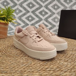 Nike Air Force 1 Sage Low Particle Beige (EU 38) de segunda mano por 130  EUR en Leganés en WALLAPOP