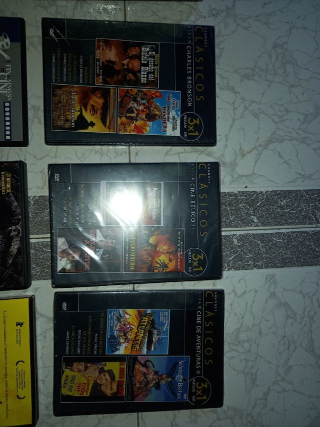 15 películas, DVD de cocina y recopilatorio musica