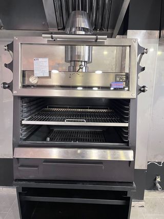 Horno pira de segunda mano por 1 EUR en Urbanizacion Entrenaranjos \\/ Urb.  Entre Naranjos en WALLAPOP