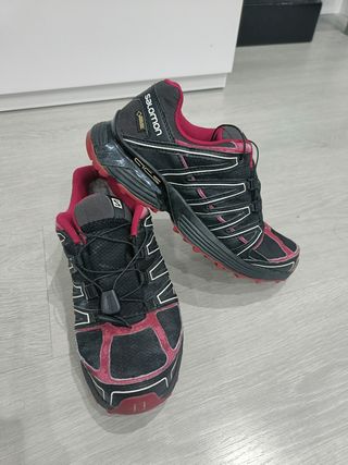 Zapatillas salomon goretex talla 39 1\\/3 de segunda mano por 40 EUR en  Eibar en WALLAPOP