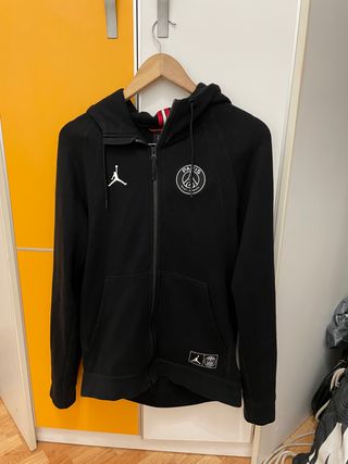 Sudadera jordan psg de segunda mano por 60 EUR en Almería en WALLAPOP