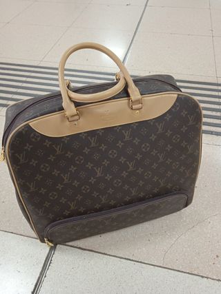 Maleta de mano Louis Vuitton de segunda mano por 600 EUR en Sant Amanc en  WALLAPOP