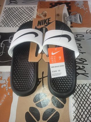 Chanclas nike, n 38. de segunda mano por 22 EUR en El Grao en WALLAPOP