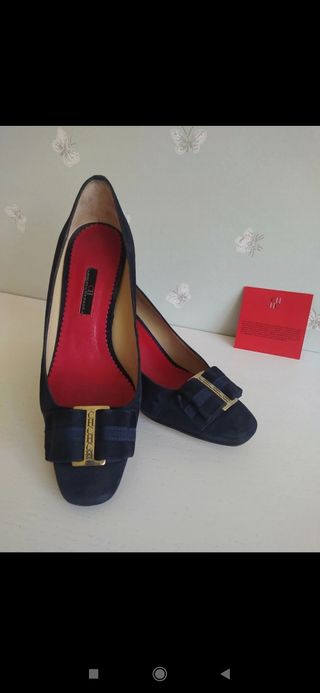 Zapato azul marino Carolina Herrera. Talla 38 de segunda mano por 150 EUR  en Oviedo en WALLAPOP