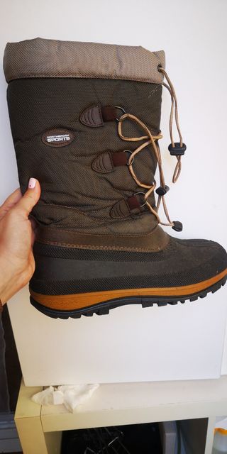 Botas descansos de segunda mano por 12 EUR en Vilanova i la Geltrú en  WALLAPOP