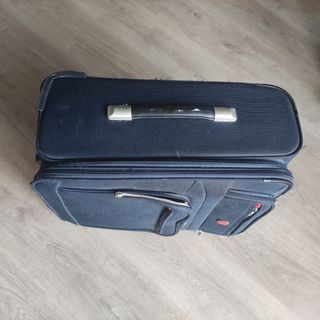 Maleta Pequeña Vueling de segunda mano por 14 EUR en Barcelona en WALLAPOP
