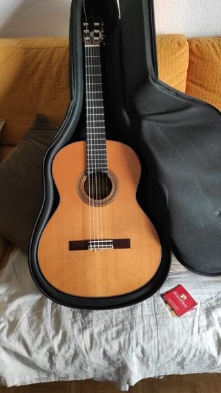 Guitarra Alhambra segunda mano en Madrid en WALLAPOP