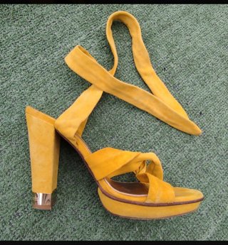Zapato sandalia piel Pedro del Hierro N° 39 de segunda mano por 15 EUR en  Barcelona en WALLAPOP