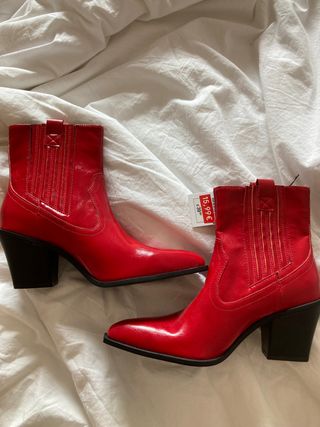 Botín cowboy de segunda mano por 15 EUR en Madrid en WALLAPOP