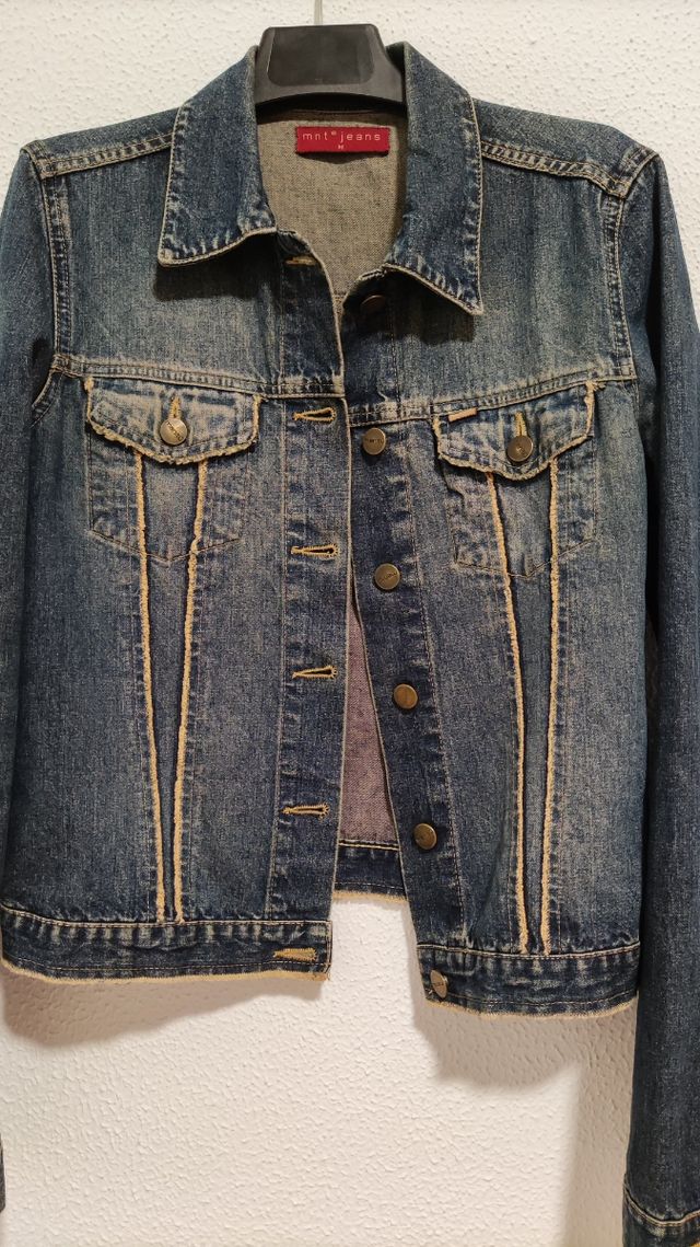 PRECIOSA CAZADORA TEJANA. TALLA M