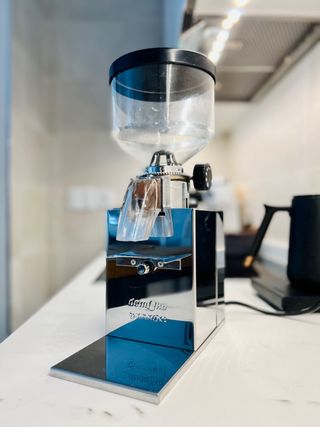 Molinillo de café Demoka by Minimoka GR-0203 de segunda mano por 150 EUR en  Madrid en WALLAPOP