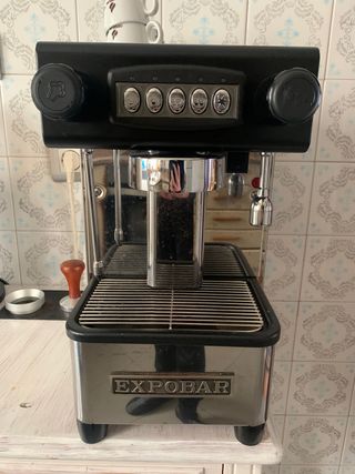 Cafetera Expobar Office y molinillo Iberital de segunda mano por 750 EUR en  Vigo en WALLAPOP