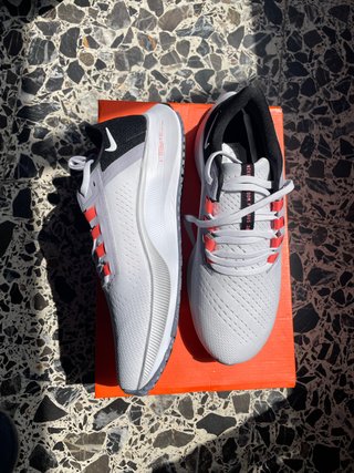 Nike Air Zoom Pegasus 38 Talla 42 NUEVAS de segunda mano por 95 EUR en León  en WALLAPOP