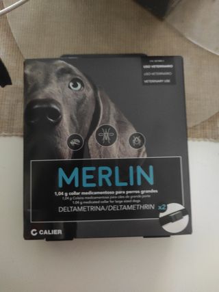 Collar Merlín de segunda mano por 1 EUR en Mataró en WALLAPOP
