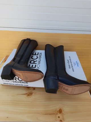 Botas camperas de segunda mano por 120 EUR en Moraleja de Enmedio en  WALLAPOP