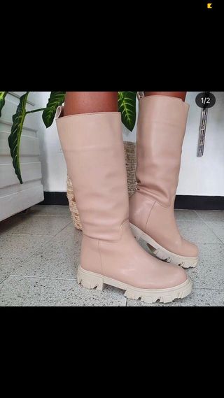 Botas la oveja negra de segunda mano por 15 EUR en Avilés en WALLAPOP