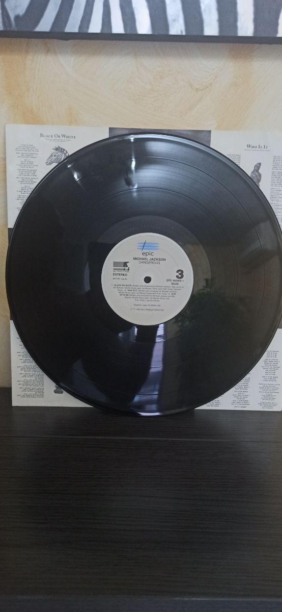 MICHAEL JACKSON. DANGEROUS