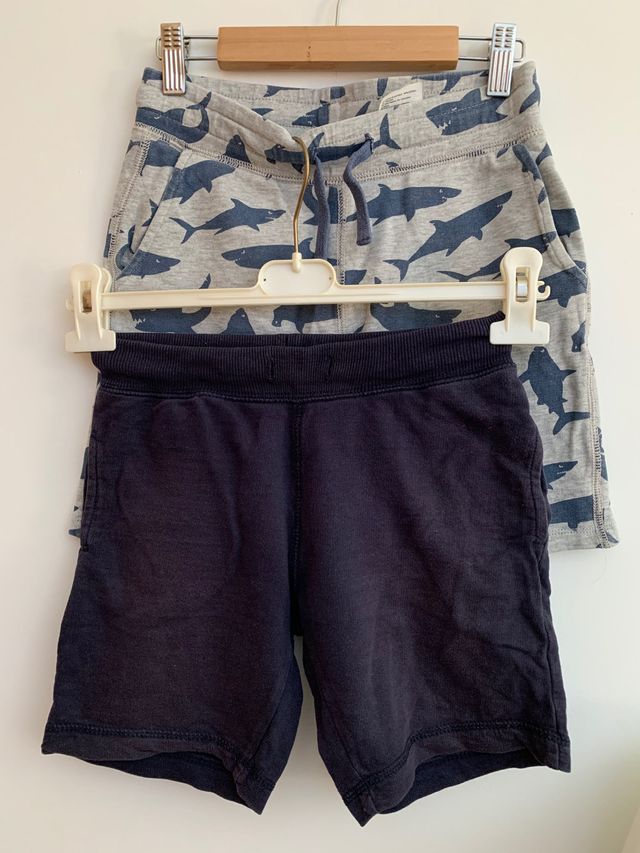 Lote 2 pantalones cortos, t. 7-8 años.