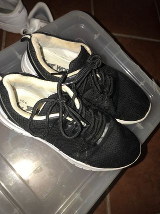 Zapatillas deporte primark de segunda mano por 3 EUR en Monserrat en  WALLAPOP