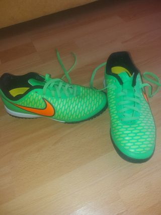 Tipos de suelas de botas de fútbol - Blogs - Fútbol Emotion