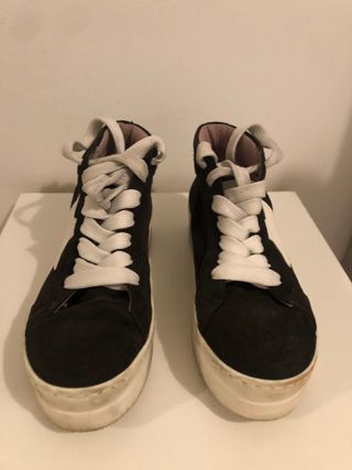 Botines negros Brownie Talla 37 de segunda mano por 15 EUR en A Coruña en  WALLAPOP