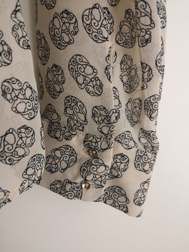 camisa calaveras zara talla xs
