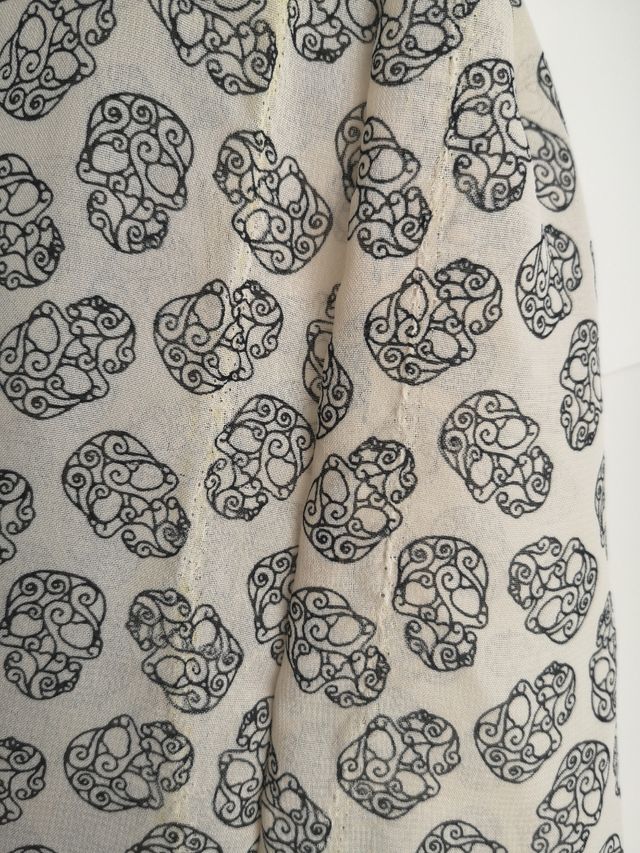 camisa calaveras zara talla xs