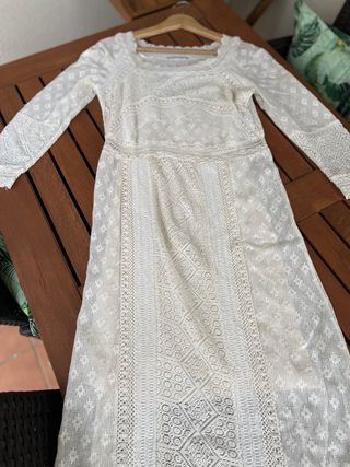 Vestido largo beige Zara de segunda mano por 12 EUR en Castro-Urdiales en  WALLAPOP