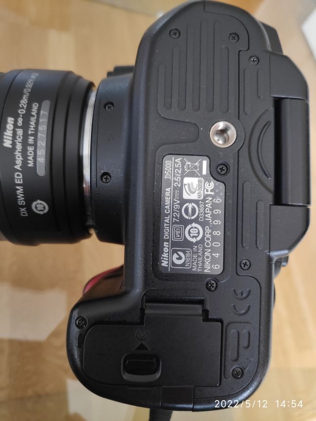 Reflex digital Nikon D5000 como a estrenar