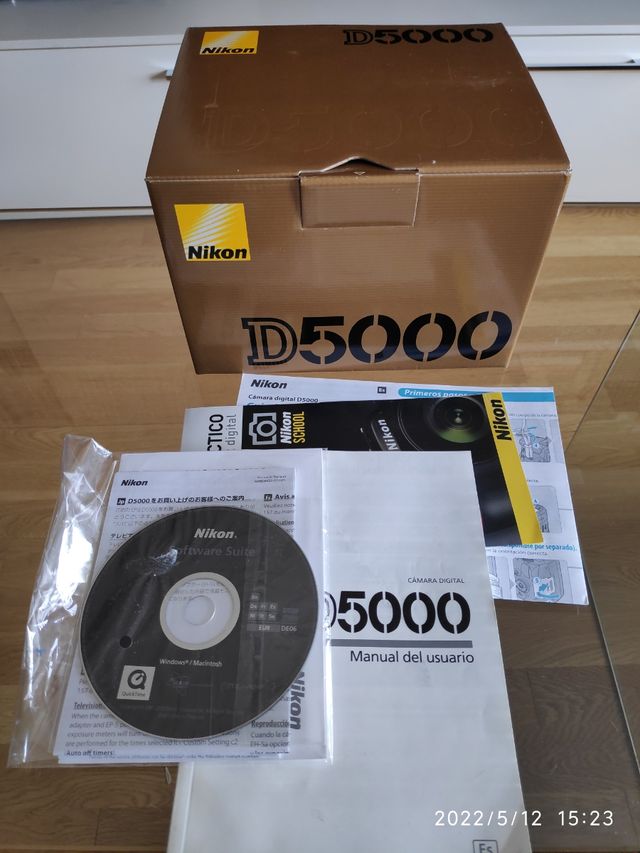 Reflex digital Nikon D5000 como a estrenar
