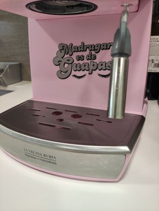 Cafetera de La Vecina Rubia de segunda mano por 99 EUR en Bétera en WALLAPOP