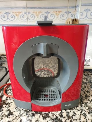 Cafetera Dolce Gusto para piezas de segunda mano por 5 EUR en Salou en  WALLAPOP