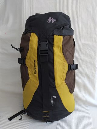 Mochila trekking Quechua Forclaz 40 litros nueva de segunda mano por 43 EUR  en Bilbao en WALLAPOP
