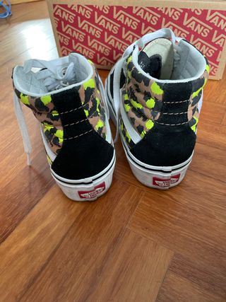Vans Plataforma leopardo de segunda mano por 35 EUR en Perillo en WALLAPOP