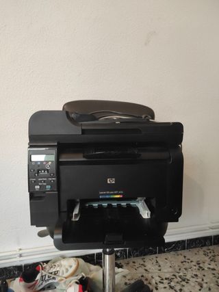 Impresora Laser Color (Con ESCANER) de segunda mano por 85 EUR en Parets  del Vallès en WALLAPOP