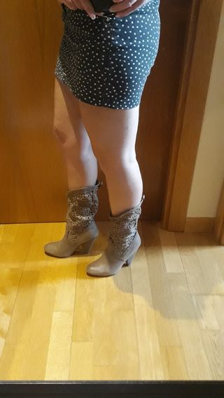 Botas cowboy caladas, 1\\/3 pierna, talla 37 de segunda mano por 12 EUR en  Ciudad Real en WALLAPOP
