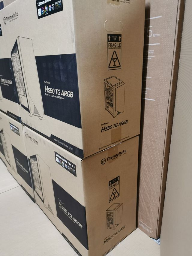 Caja Torre Thermaltake H550 TG ARGB NUEVA
