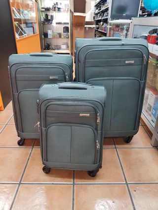Juego de maletas de tila de segunda mano por 109,99 EUR en Elche en WALLAPOP