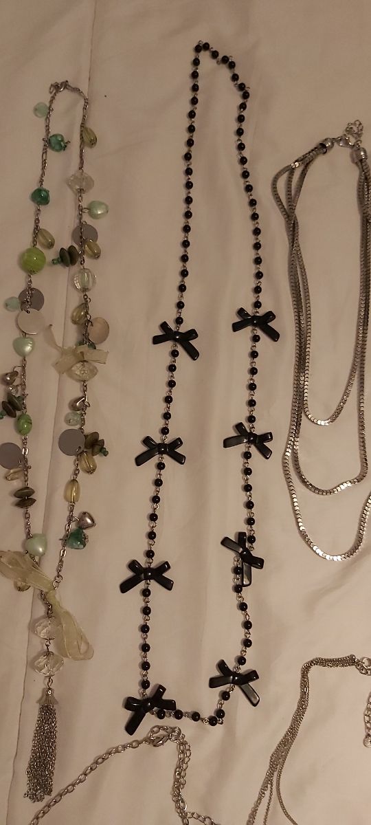 3 Collares 4€