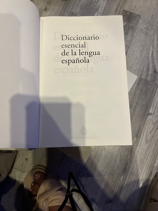 Diccionario esencial de la lengua española