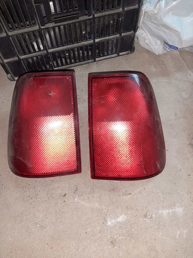 se venden pilotos traseros