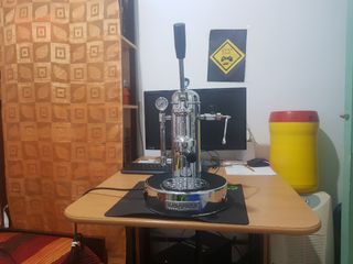 CAFETERA ITALIANA ELEKTRA(NUEVA 1.469€) de segunda mano por 750 EUR en  Girona en WALLAPOP