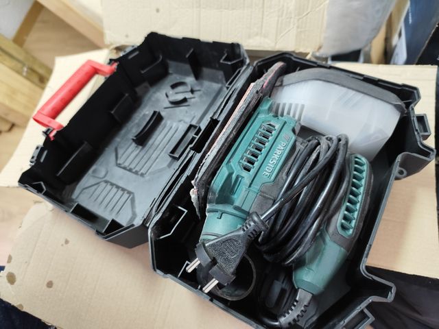 Multilijadora con papeles de lija incluido