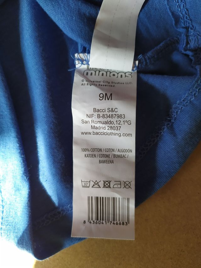 Talla 9 meses niño. Camiseta oficial Minion etique