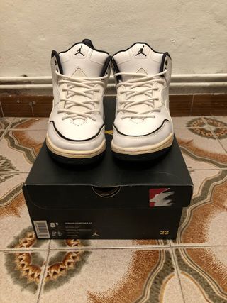 Zapatillas Jordan Courtside 23 TALLA 42 de segunda mano por 30 EUR en  Zaragoza en WALLAPOP