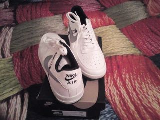 Bambas Nike Air force 1 blancas de segunda mano por 40 EUR en Barcelona en  WALLAPOP