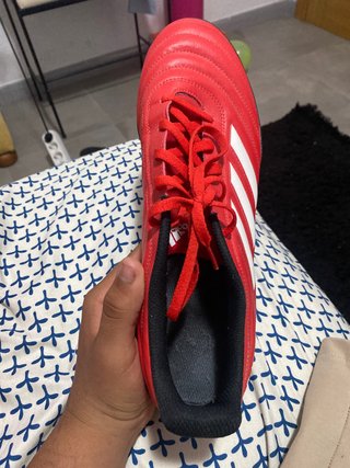 Botas para fútbol sala o fútbol 11 de segunda mano por 40 EUR en Valencia  en WALLAPOP